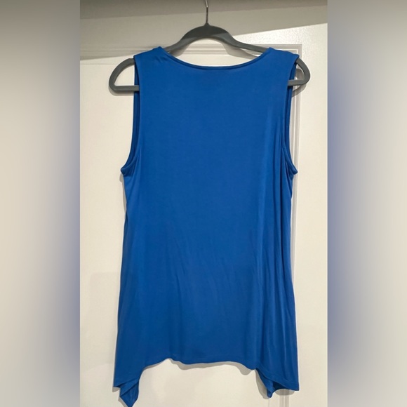 Top - Picture 2 of 3